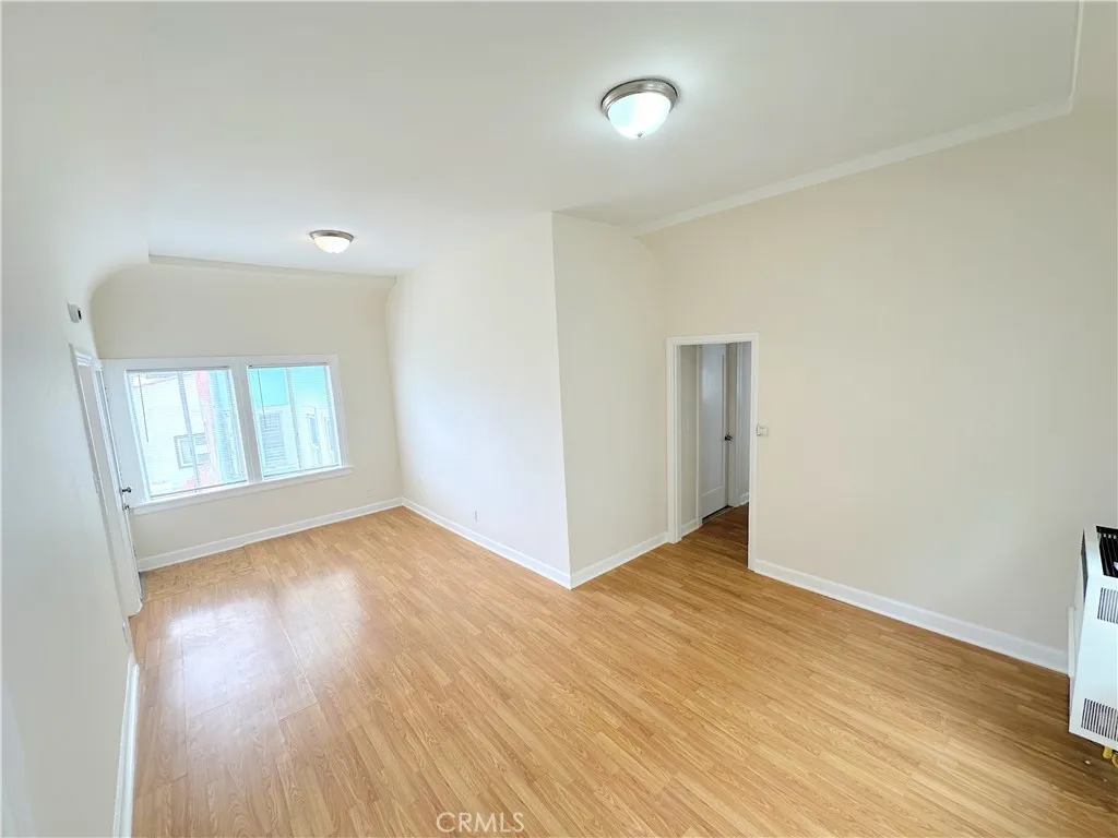 1528 N Alexandria, Los Angeles, California 90027 home-pic-16